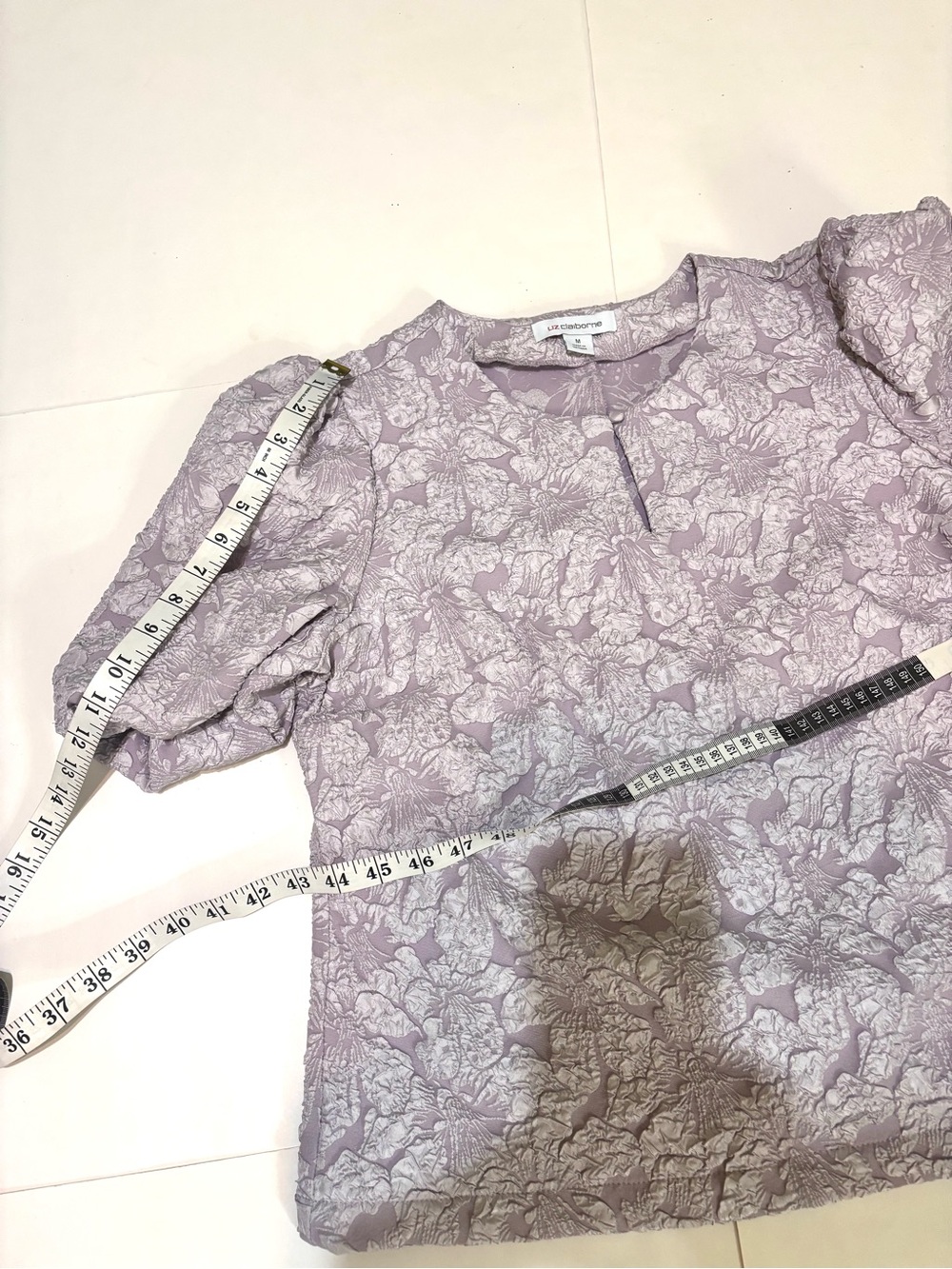 Liz Claiborne Light Lilac Floral Textured Top - Picture 10 of 13